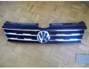 Volkswagen TIGUAN 18-20 Решітка передня з хромом+ Емблема під дестронік стекляна Part#5NN.853.653-------------------------------------------100%